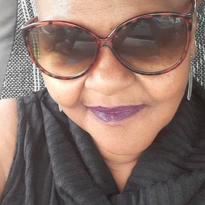 Meet your Posher, Earnestine